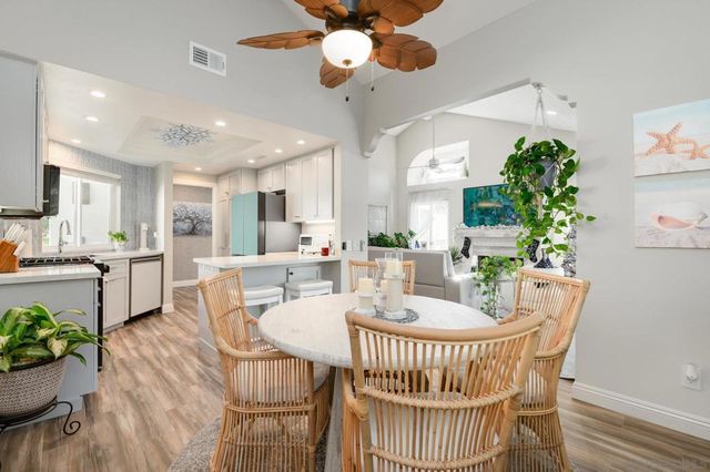 2227 Medina Gln, Escondido, CA 92026