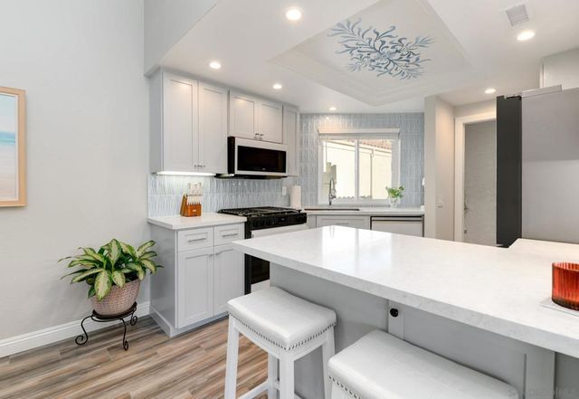 2227 Medina Gln, Escondido, CA 92026