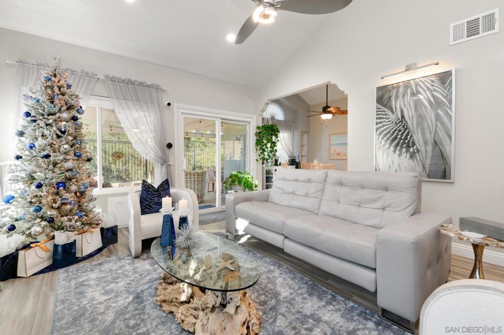 2227 Medina Gln, Escondido, CA 92026