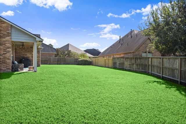 201 Climbing Oaks Place, Montgomery, TX 77316