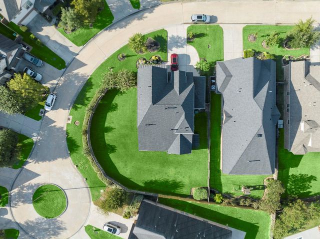 201 Climbing Oaks Place, Montgomery, TX 77316