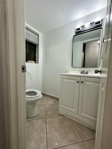 4823 NW 9th Avenue, Deerfield Beach, FL 33064