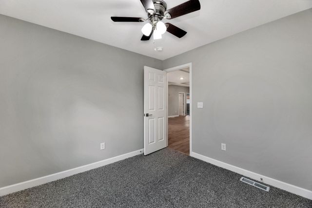 1423 W 1st St N, Wichita, KS 67203