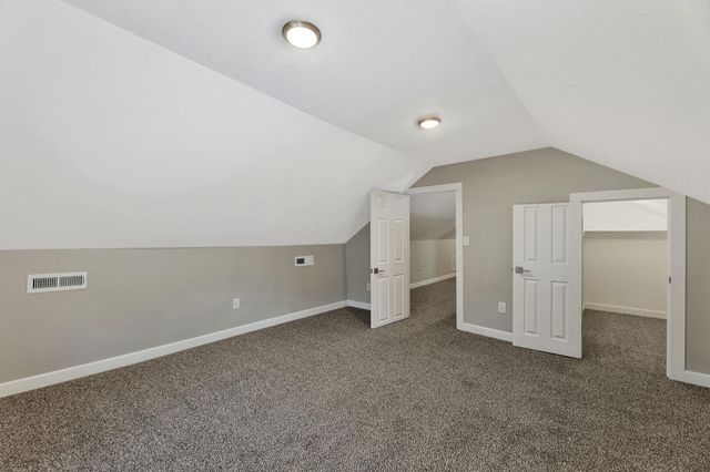 1423 W 1st St N, Wichita, KS 67203