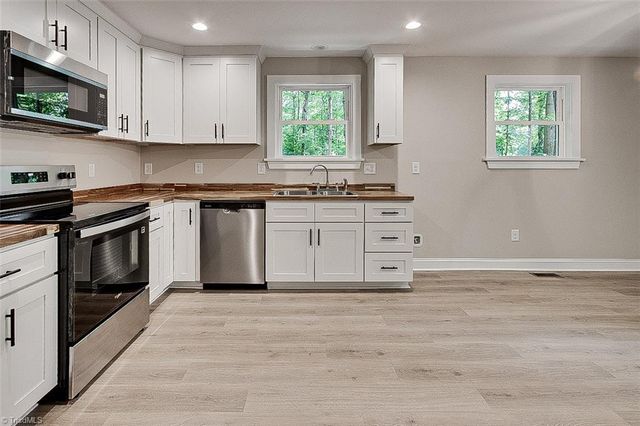 374 Yow Drive, Seagrove, NC 27341