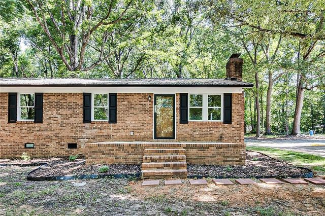 374 Yow Drive, Seagrove, NC 27341