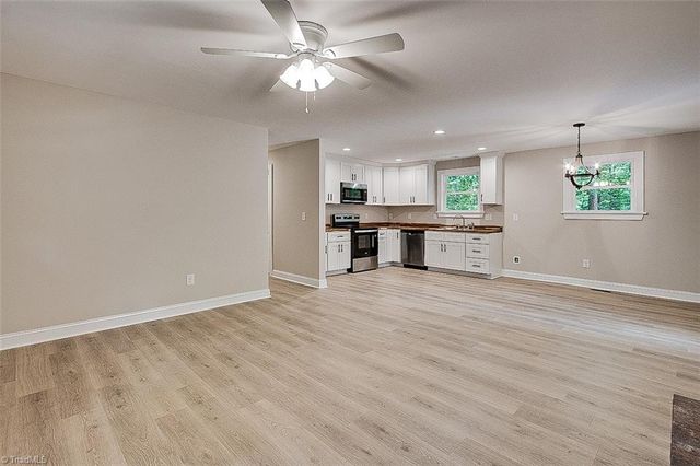 374 Yow Drive, Seagrove, NC 27341