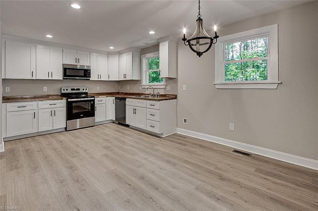 374 Yow Drive, Seagrove, NC 27341