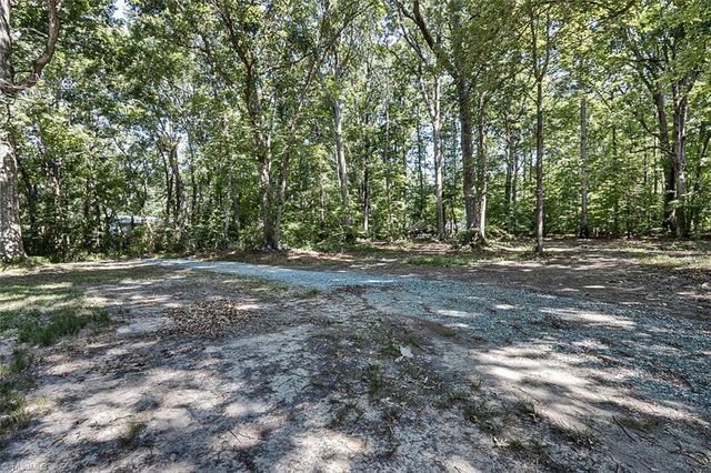 374 Yow Drive, Seagrove, NC 27341
