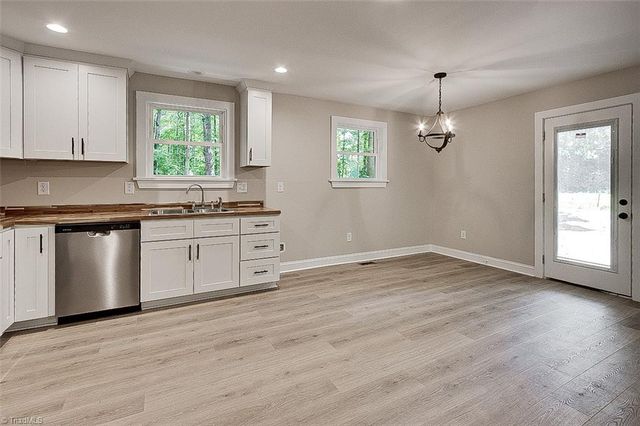374 Yow Drive, Seagrove, NC 27341