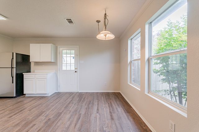 529 Magdalen Avenue, Fort Worth, TX 76036