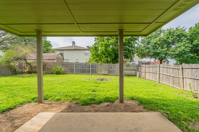 529 Magdalen Avenue, Fort Worth, TX 76036