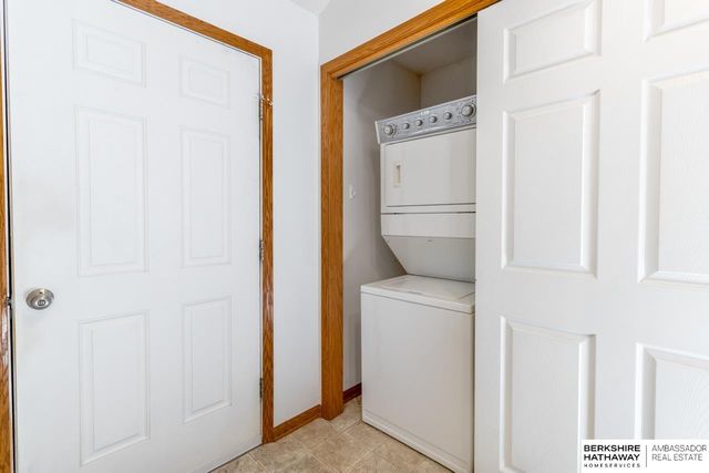 1818 N 175 Court, Omaha, NE 68118