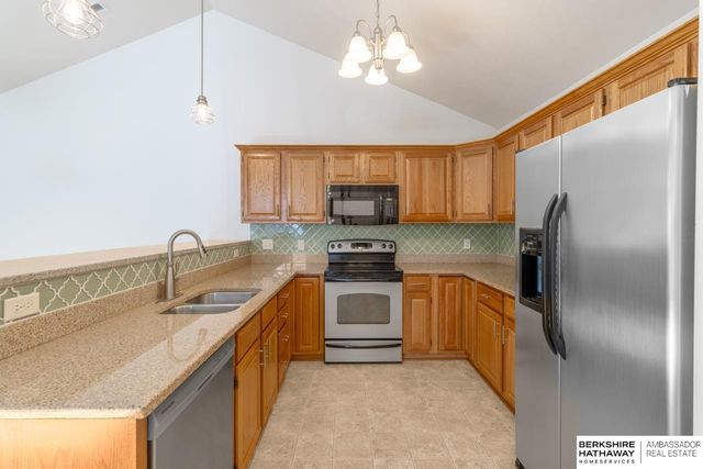 1818 N 175 Court, Omaha, NE 68118