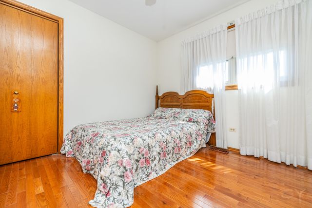 7924 W 79th Place, Bridgeview, IL 60455