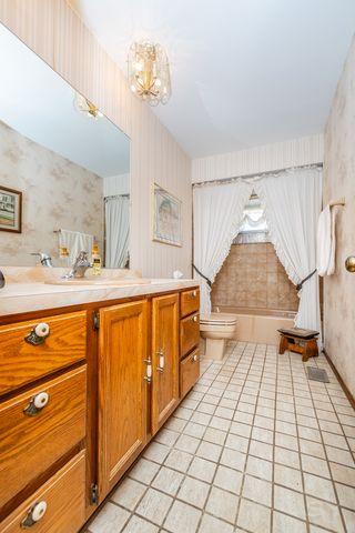 7924 W 79th Place, Bridgeview, IL 60455