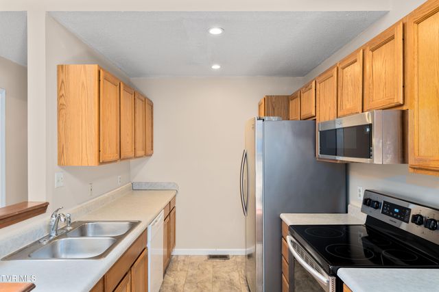 105 Cedar Grove Road 5, Johnson City, TN 37601