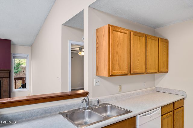 105 Cedar Grove Road 5, Johnson City, TN 37601