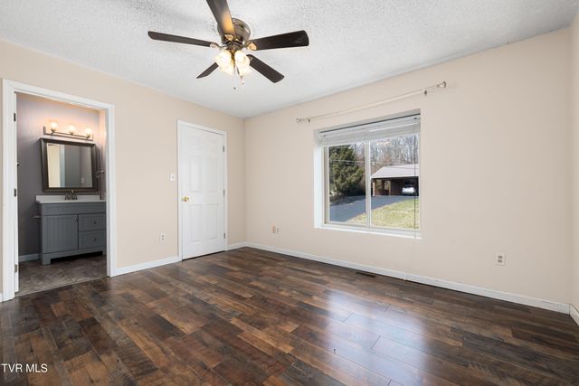 105 Cedar Grove Road 5, Johnson City, TN 37601