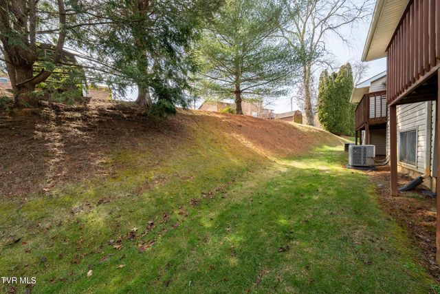 105 Cedar Grove Road 5, Johnson City, TN 37601