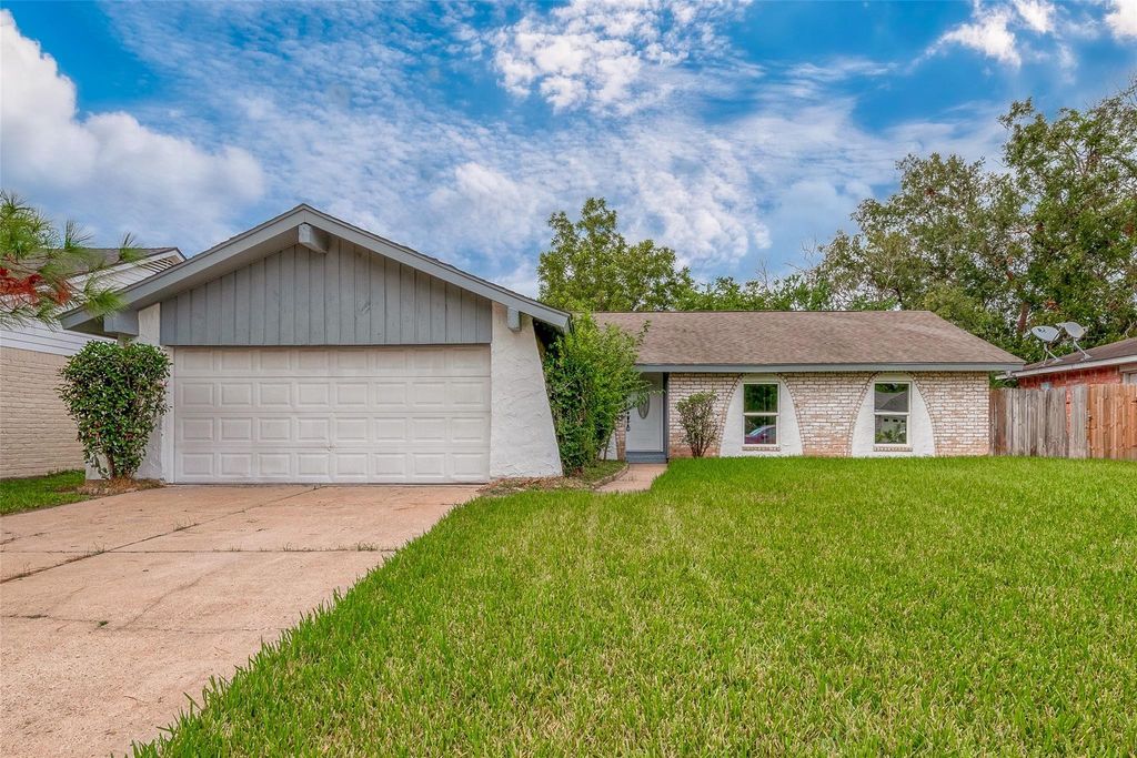 11522 Saulsworth Street, Houston, TX 77099