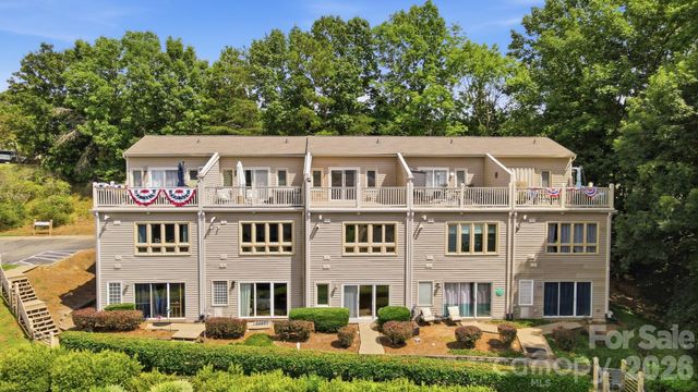 14612 Waterside Drive, Charlotte, NC 28278