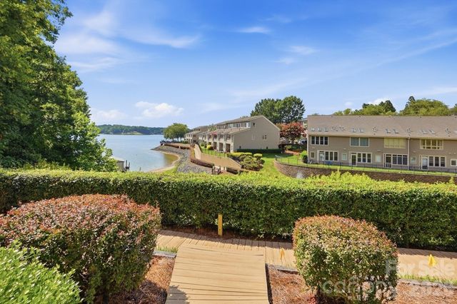 14612 Waterside Drive, Charlotte, NC 28278