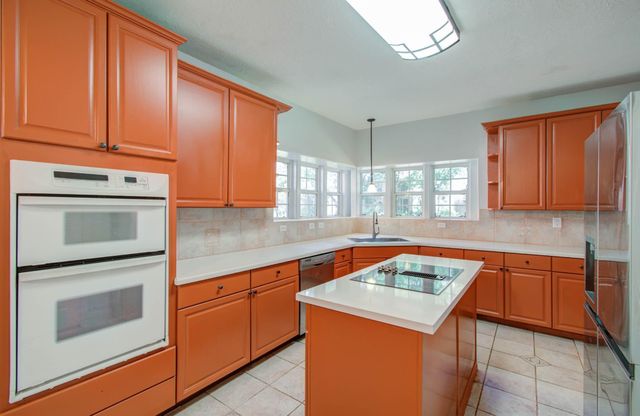 11903 Gatesden Drive, Tomball, TX 77377