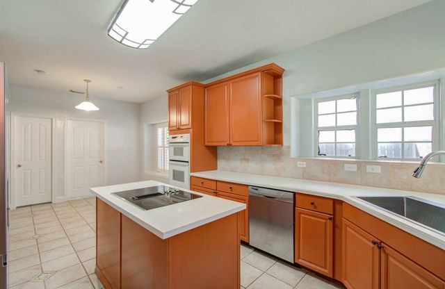 11903 Gatesden Drive, Tomball, TX 77377