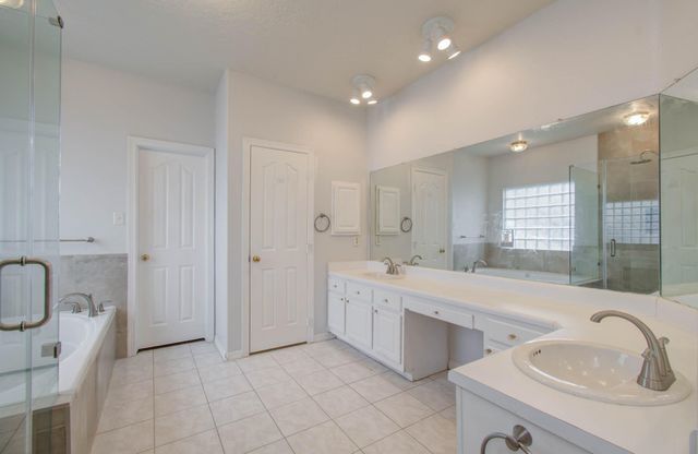 11903 Gatesden Drive, Tomball, TX 77377