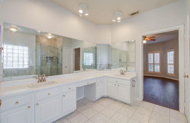 11903 Gatesden Drive, Tomball, TX 77377