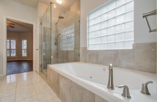11903 Gatesden Drive, Tomball, TX 77377