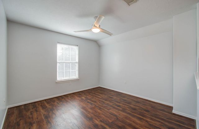 11903 Gatesden Drive, Tomball, TX 77377