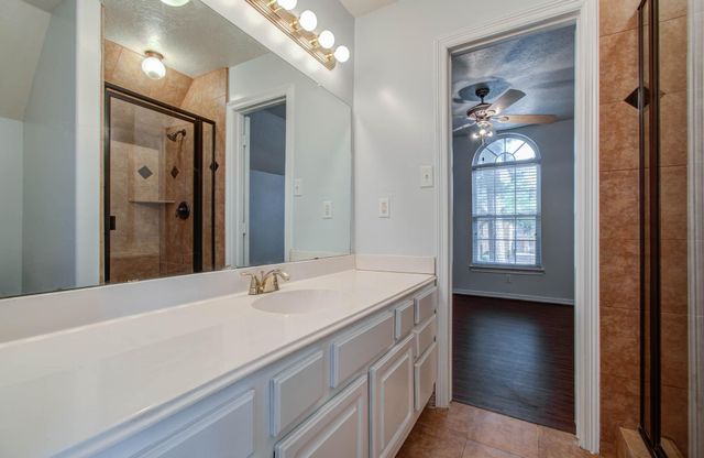 11903 Gatesden Drive, Tomball, TX 77377