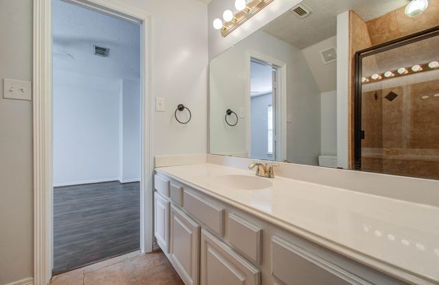 11903 Gatesden Drive, Tomball, TX 77377