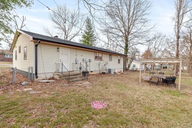 128 Greenbrier Lane, Hollister, MO 65672