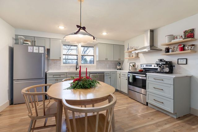 128 Greenbrier Lane, Hollister, MO 65672