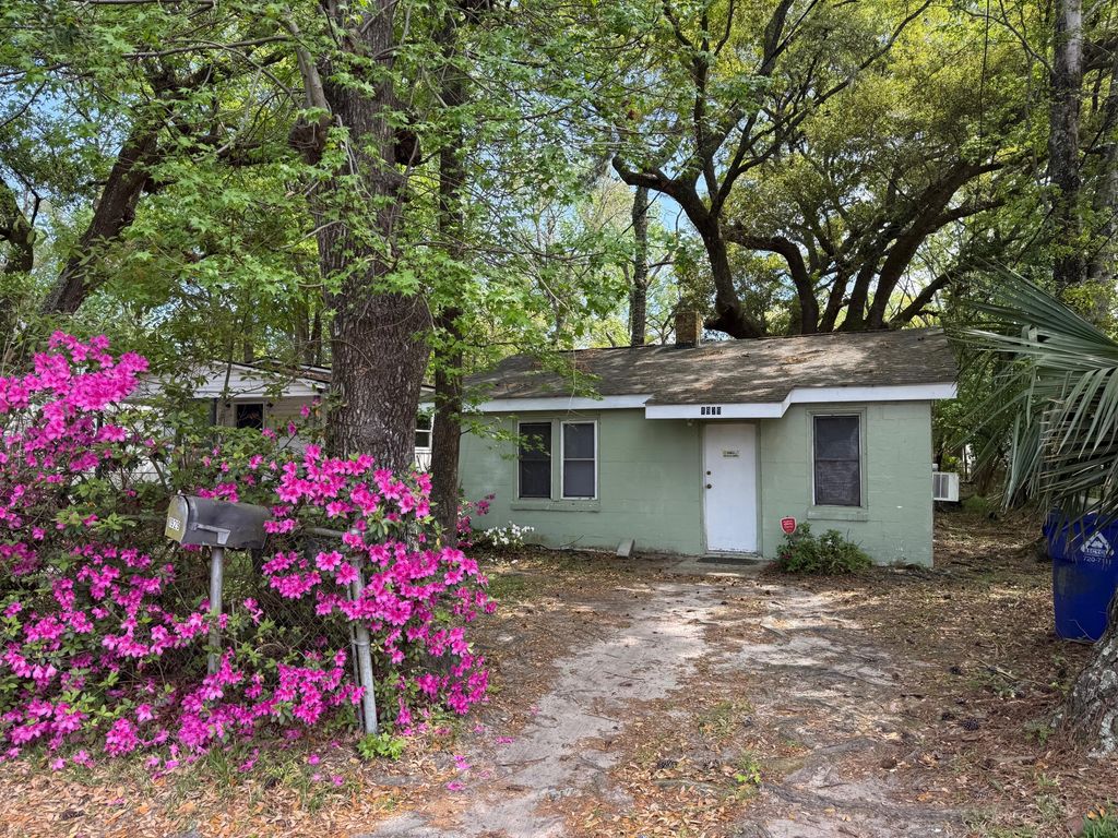 1929 Kerry Street, North Charleston, SC 29406