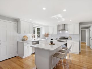 58 Maple St, Framingham, MA 01702