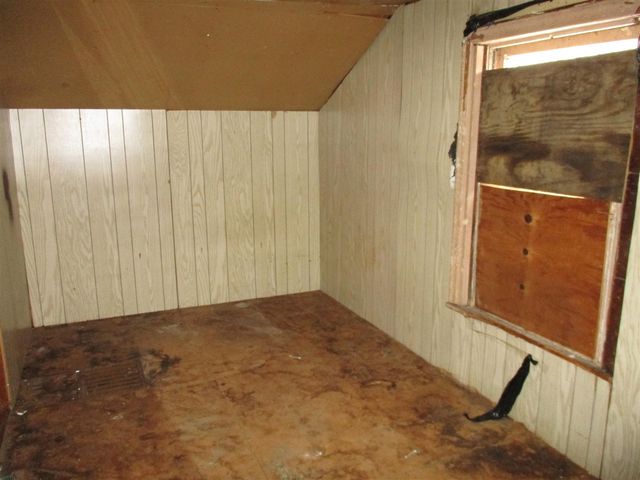 1915 River Street, Jackson, MI 49202