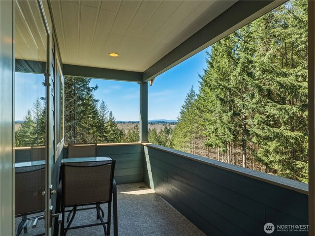 418 Shy Bear Road, Toutle, WA 98649