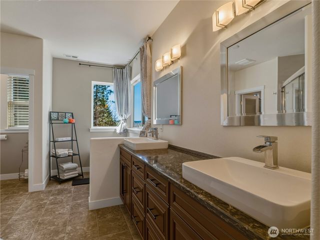 418 Shy Bear Road, Toutle, WA 98649