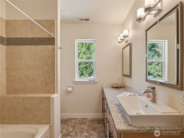 418 Shy Bear Road, Toutle, WA 98649