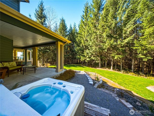 418 Shy Bear Road, Toutle, WA 98649