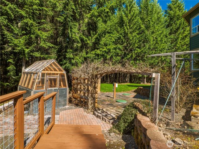 418 Shy Bear Road, Toutle, WA 98649