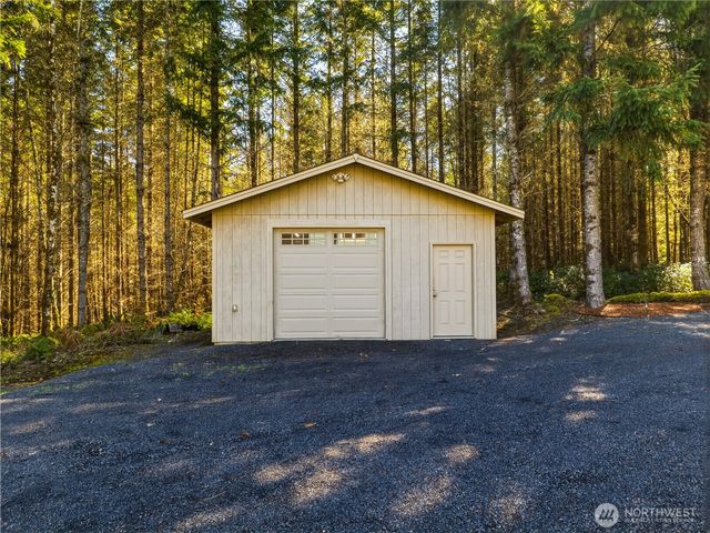 418 Shy Bear Road, Toutle, WA 98649