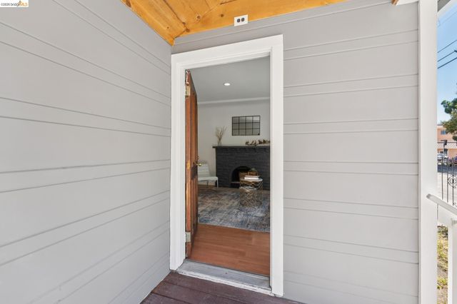 220 Marina Way, Richmond, CA 94801