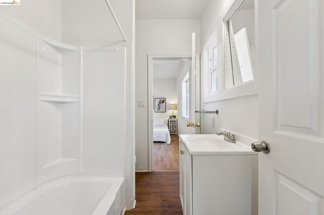 220 Marina Way, Richmond, CA 94801