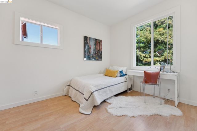220 Marina Way, Richmond, CA 94801