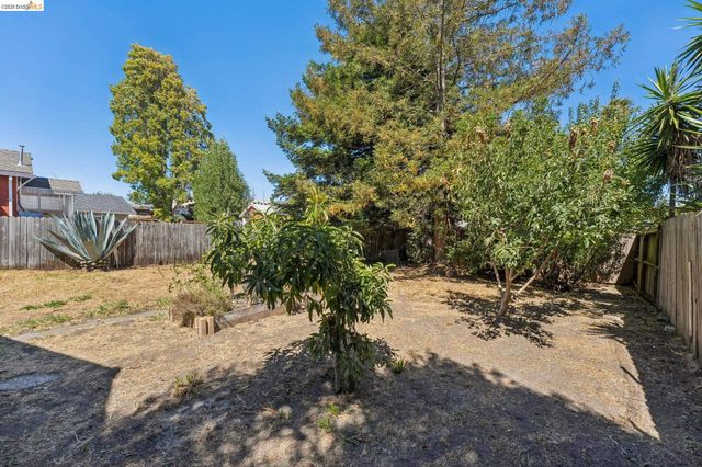 220 Marina Way, Richmond, CA 94801